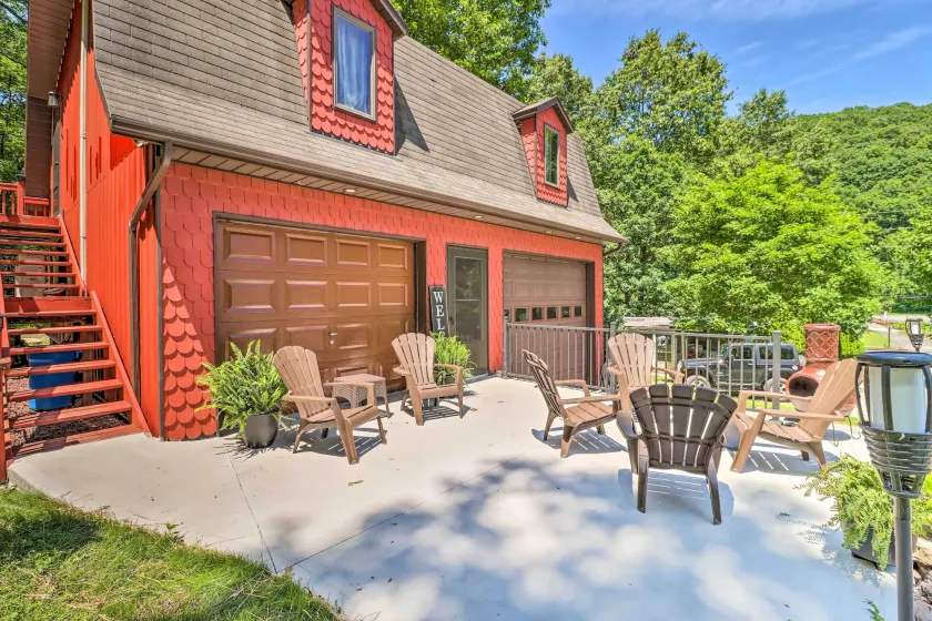 Tamaqua Apartment w/ Fire Pit & Gas Grill! - Image 1
