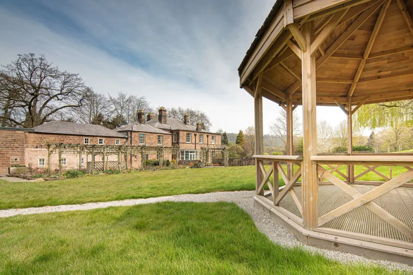 Oakhill Hotel - Image 1
