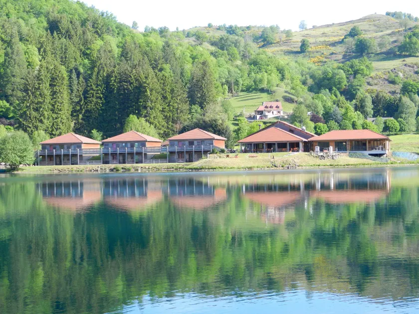 Hôtel Le Lac des Graves Lascelle - Image 1