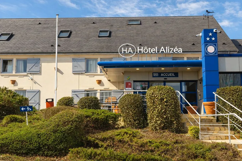 Inter-Hôtel Alizea Saint Saturnin - Image 1