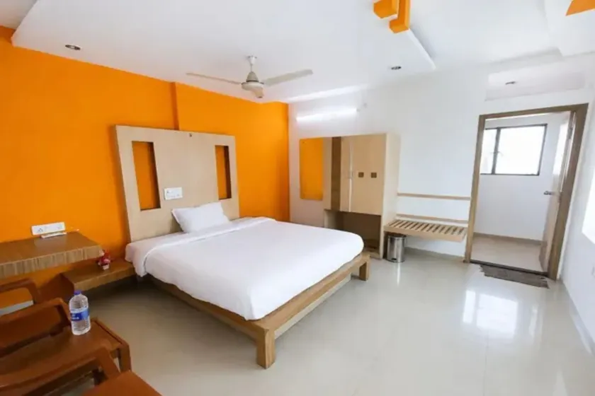FabHotel Bhagyashri Executive - Image 1