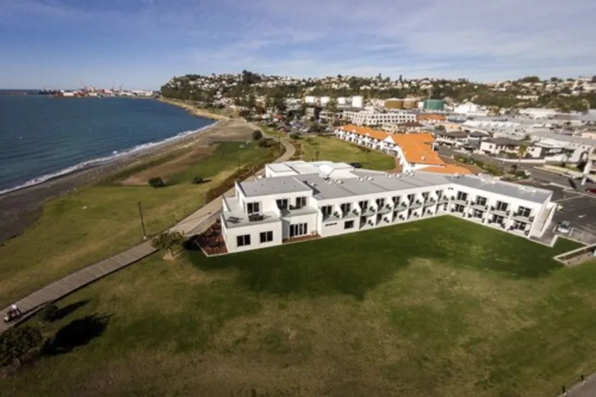 East Pier Hotel - Image 1