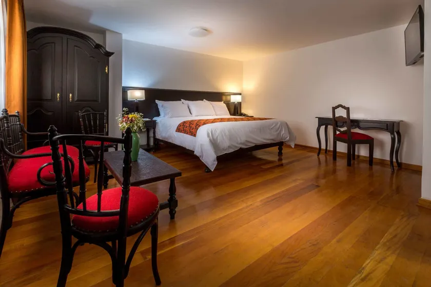 Illa Hotel - Image 1