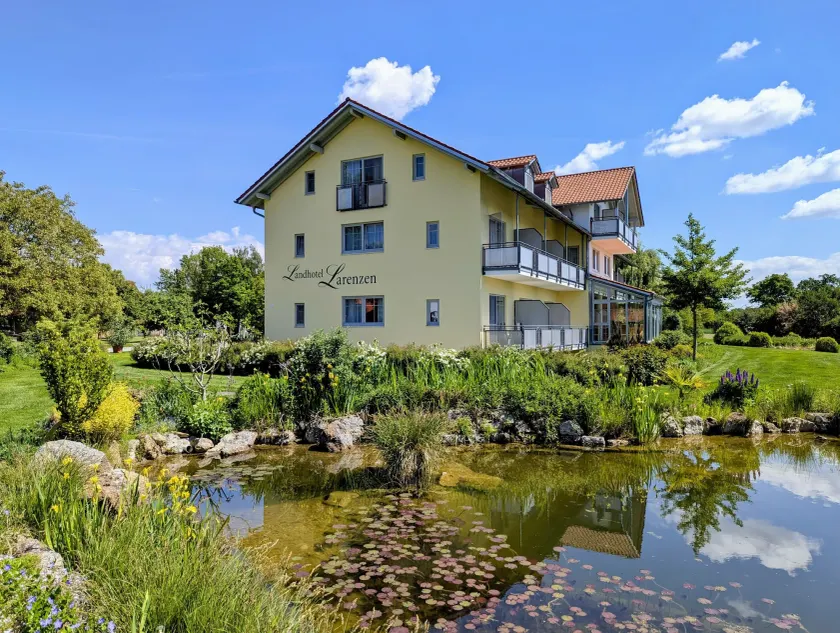 Landhotel Larenzen - Image 1