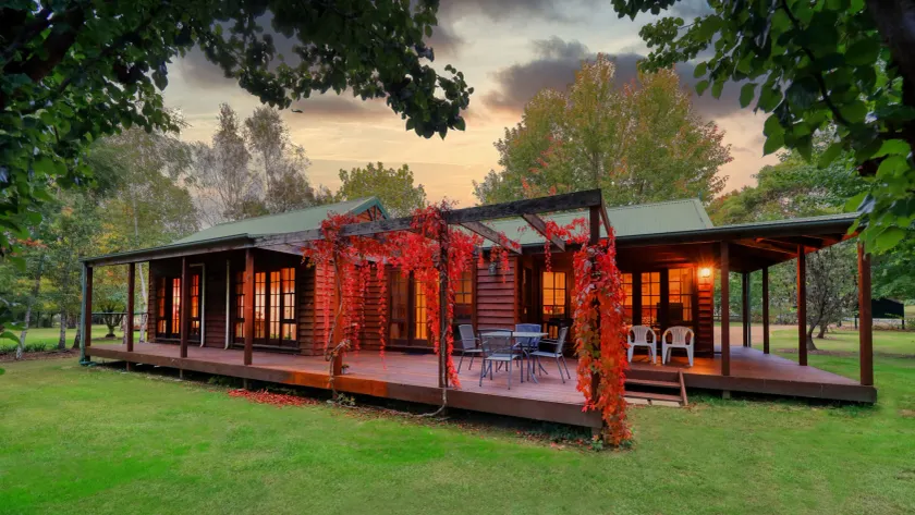 Beechworth Cedar Cottages - Image 1
