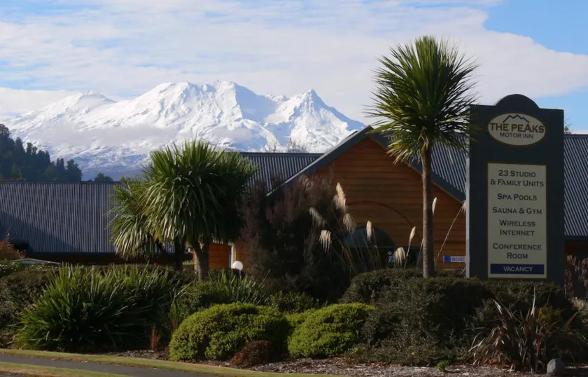 The Peaks Motor Inn - Image 1
