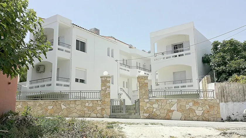 Crown Apartments - Image 1
