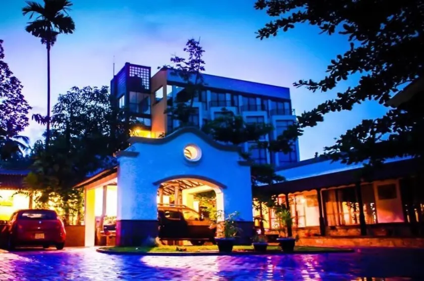 Hotel Sapthapadhi - Image 1