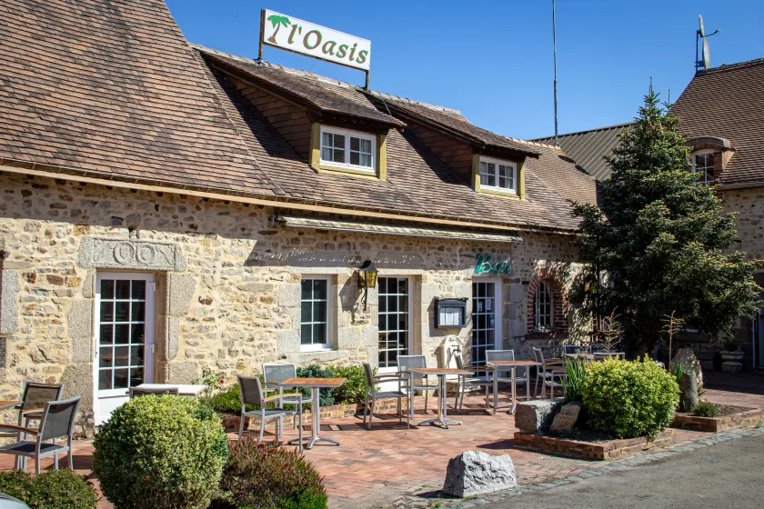 Logis Hotel Oasis - Image 1