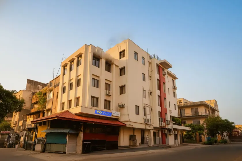 FabHotel Blue Moon Home Stay - Image 1
