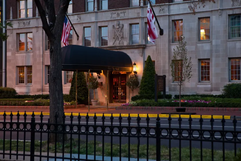 Hotel Lombardy - Image 1