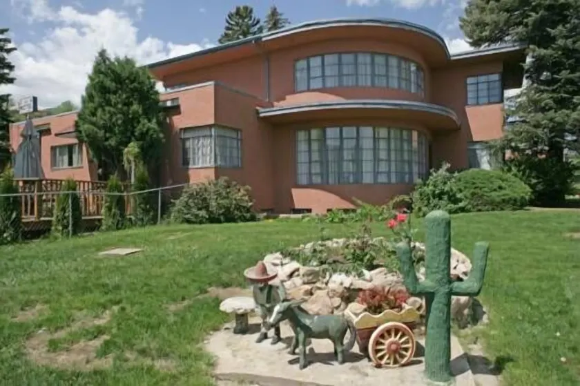 Rainbow Lodge and Inn - Image 1