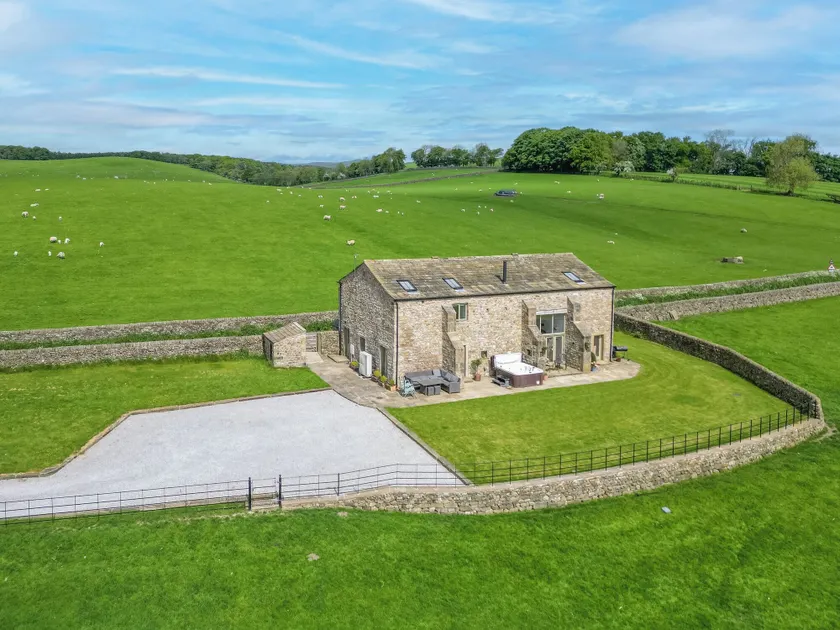 Crane Field Laithe - Image 1