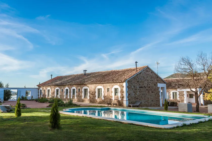 Los Pabellones de San Isidro - Image 1