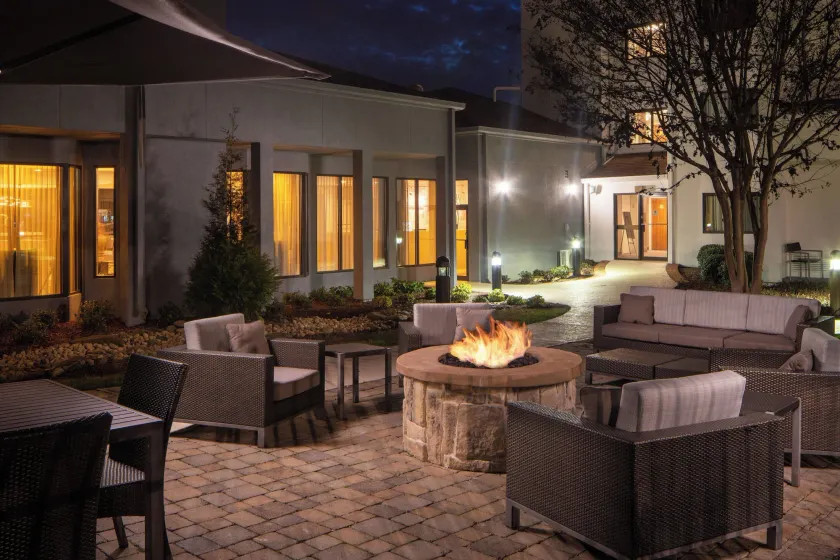Courtyard by Marriott Nashville Airport - Image 1