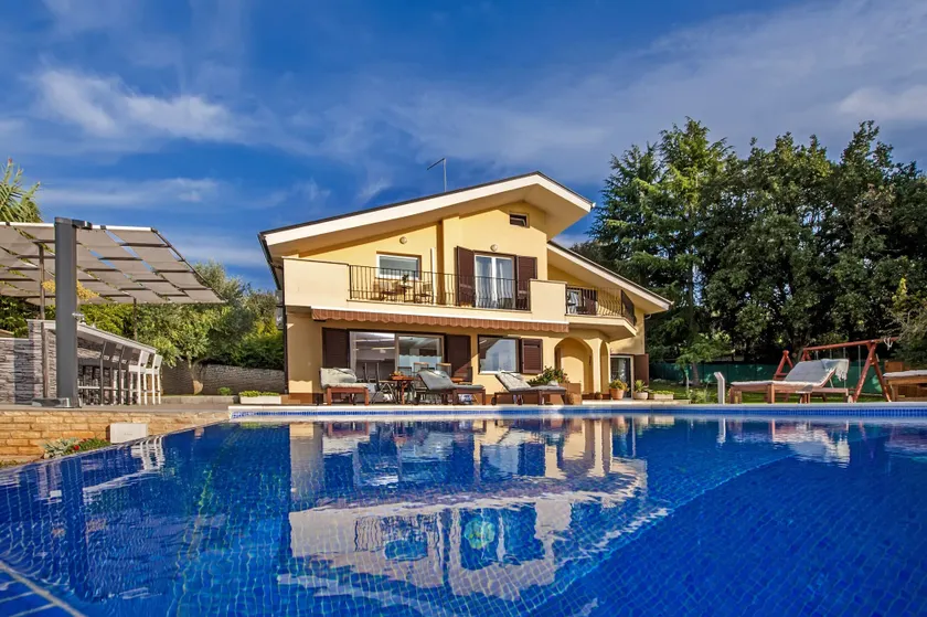 VILLA MONTERICCO - Image 1