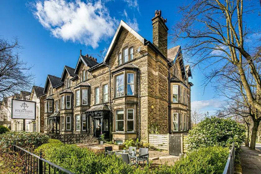 Fountains Guest House - Harrogate Stays with FREE PARKING - Image 1