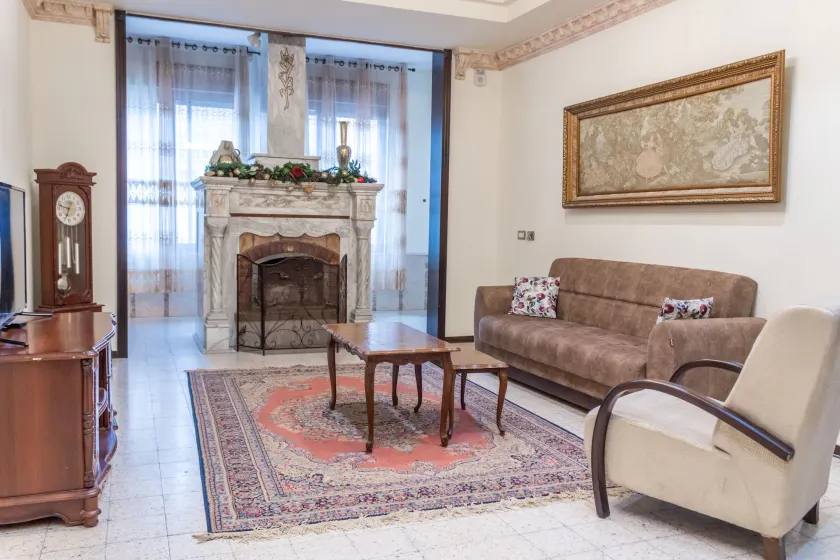 Old City Stylish 4BR by Ahlan Hospitality - Image 1
