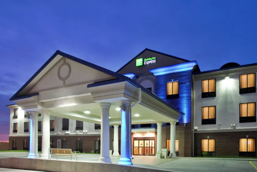 Holiday Inn Express Hotel & Suites McPherson by IHG - Image 1