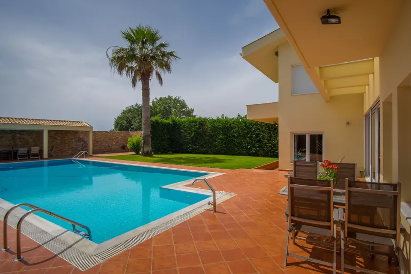 Vila Nikopolis - Image 1