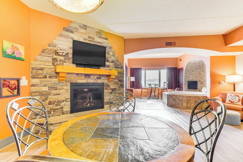Riverwalk View condo with free Waterpark Passes in Chula Vista! - Image 1