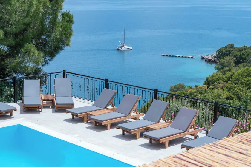 Aliki Hotel - Image 1