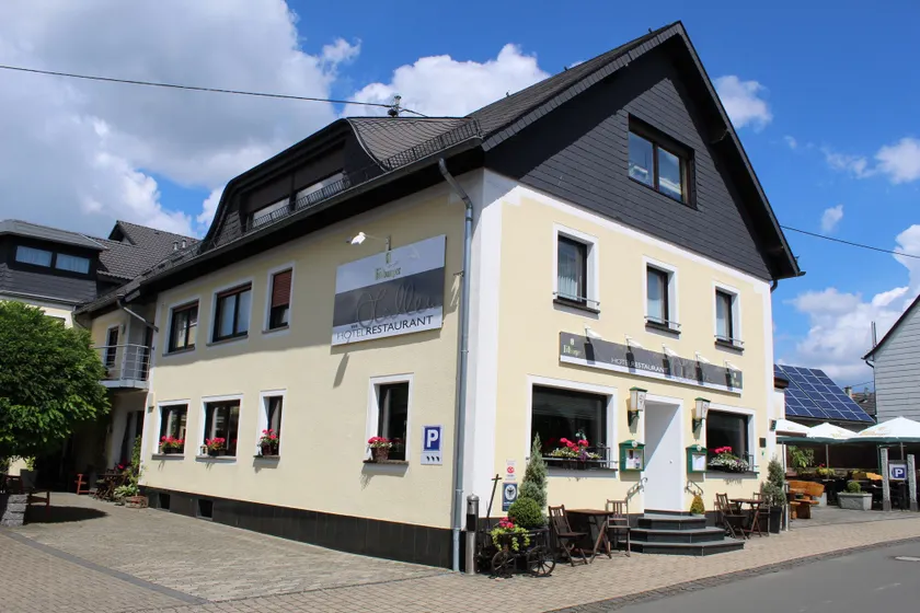 Hotel & Restaurant Hüllen - Image 1