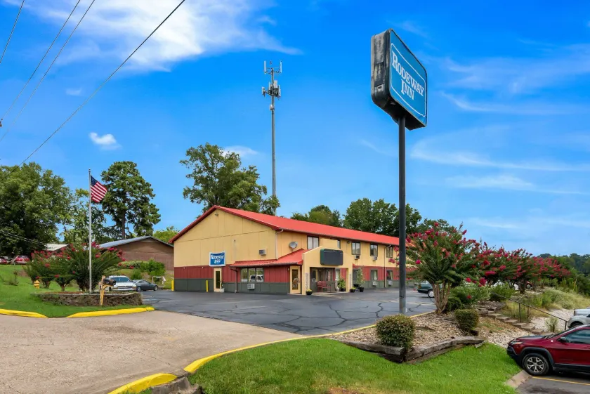 Rodeway Inn Benton - Image 1