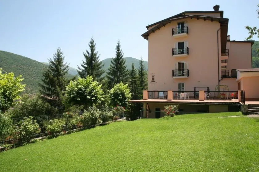 Albergo Miramonti - Image 1