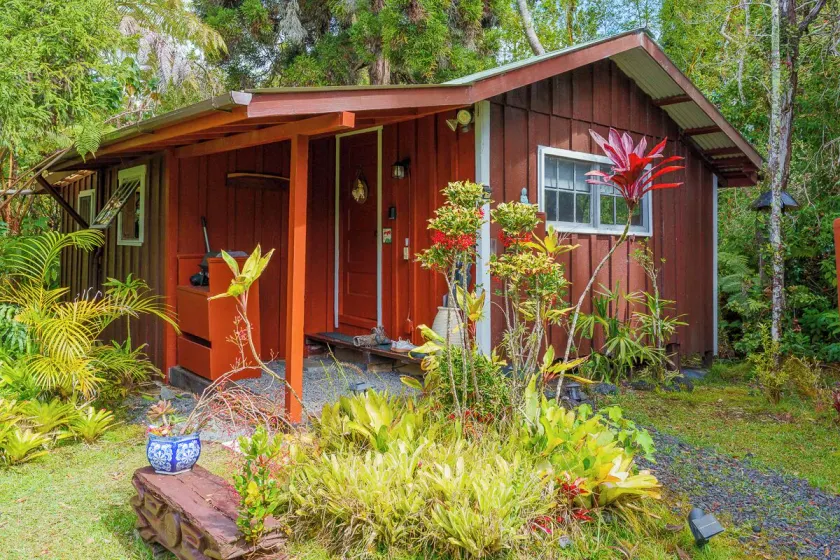 Volcano Artist Cottage - Image 1
