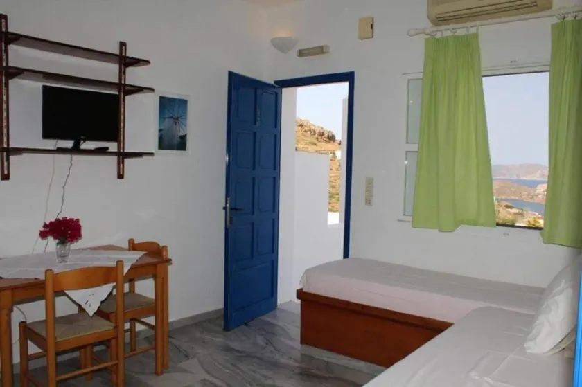 Country House Apartments - Image 1