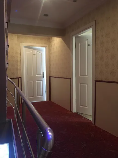 Boss Hotel - Image 1