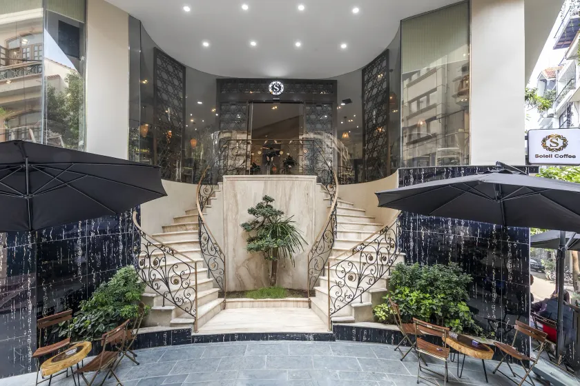 Soleil Hotel & Apartment - Image 1