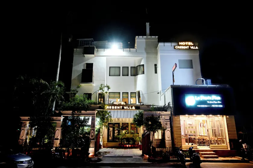Hotel Cresent - Near Assi Ghat Varanasi - Image 1
