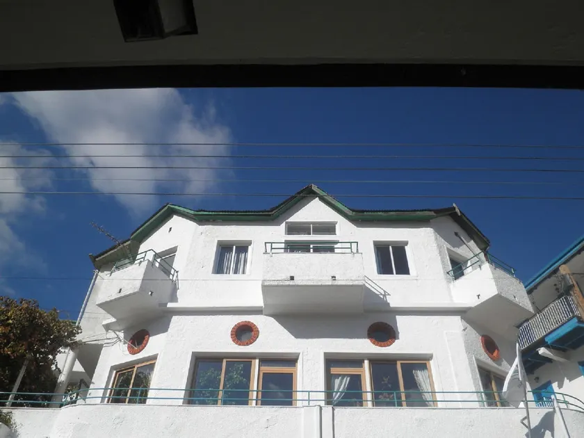 Christys Palace Hotel - Image 1