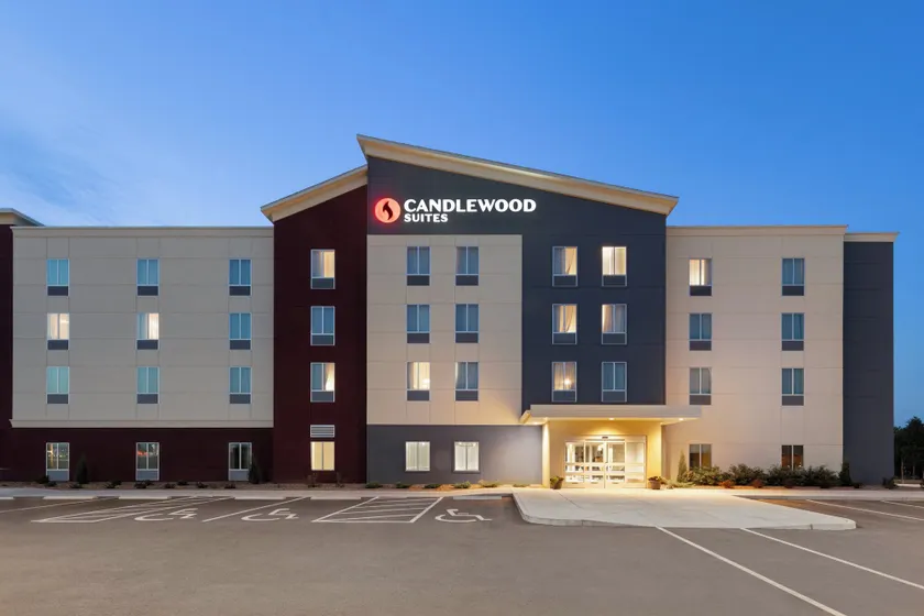 Candlewood Suites McPherson by IHG - Image 1