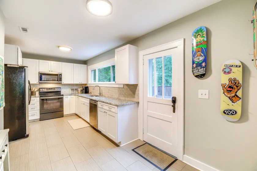 Charming Damascus Retreat w/ Deck & Creek Views! - Interiør