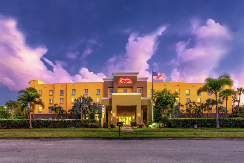 Hampton Inn & Suites Ft. Pierce - Image 1