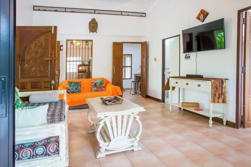 Villa with private pool and mountain views - Image 1
