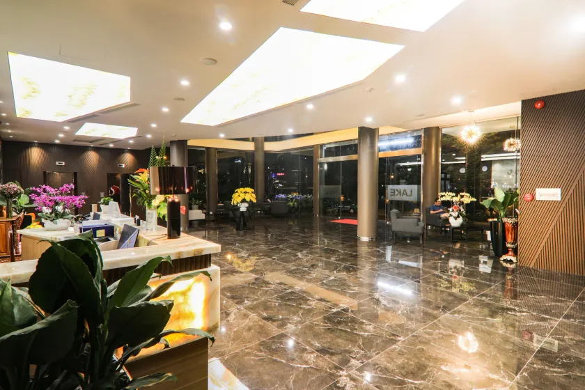 Lake View Hotel - Lobby