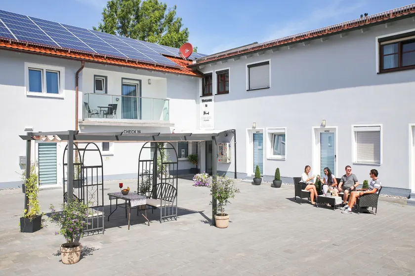 Sunny Hotel Straubing - Image 1