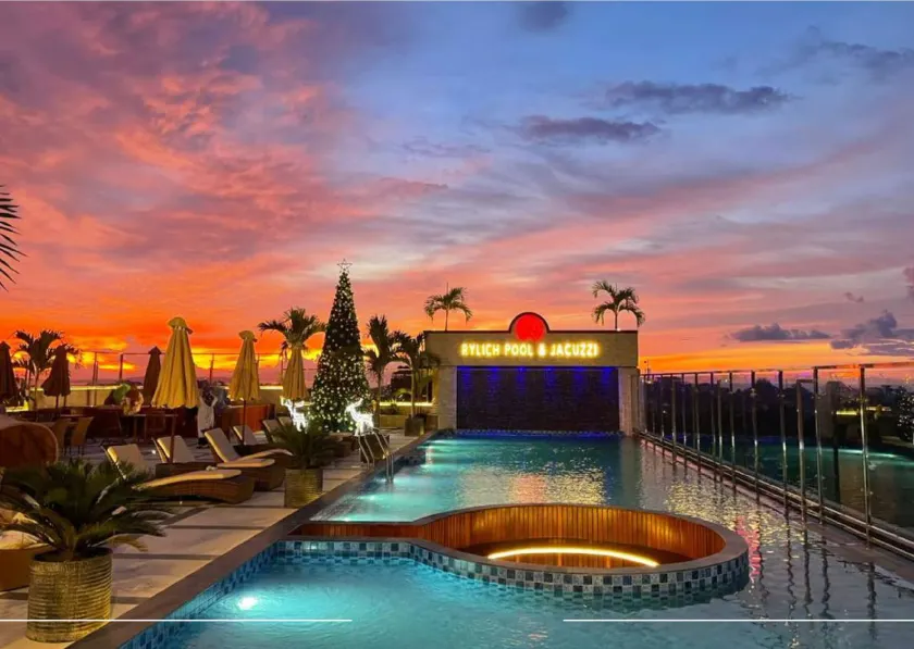 Rylich Panorama Hotel - Image 1