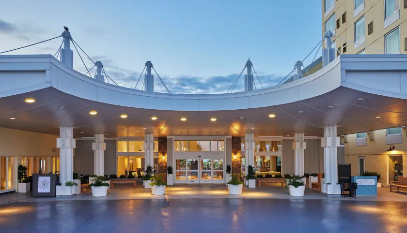 Newport Harbor Island Resort - Image 1