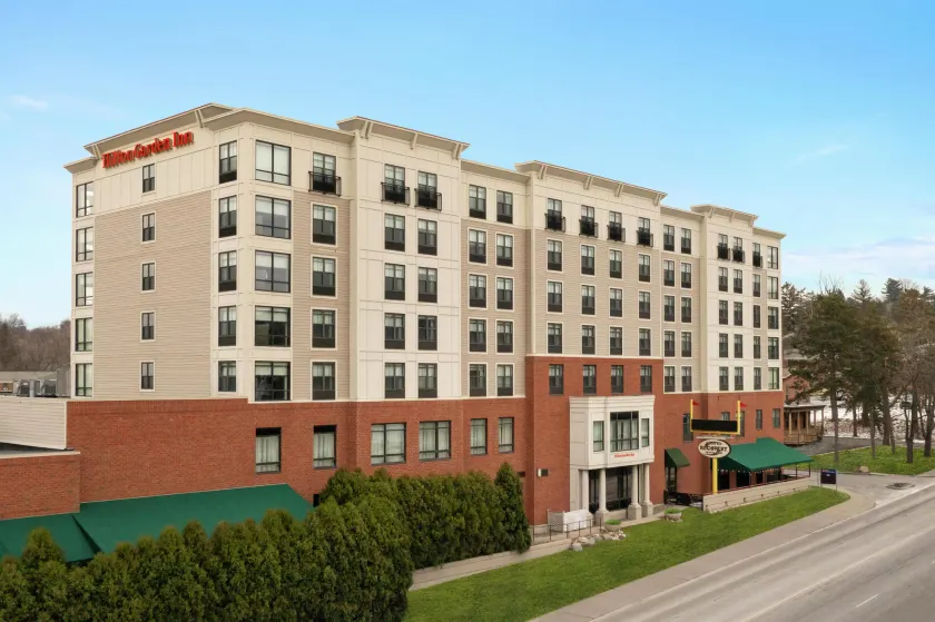 Hilton Garden Inn Troy - Image 1