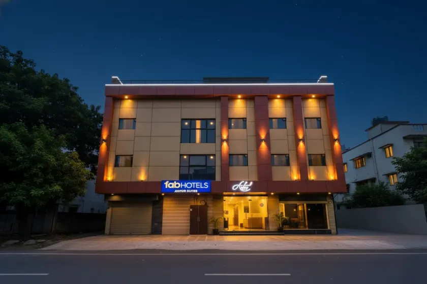 Fabhotel Arton Suite - Image 1