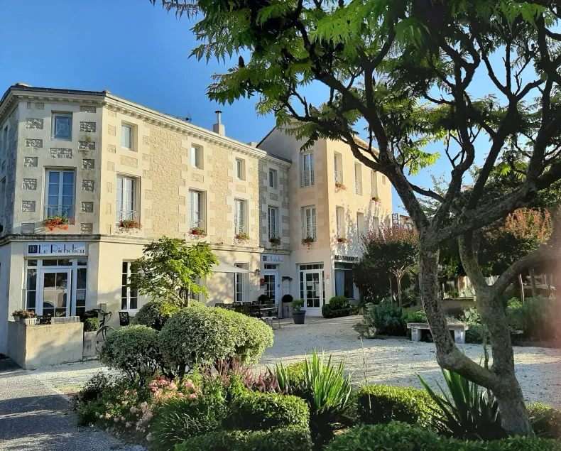 Logis Hotel Le Richelieu - Royan Atlantique - Image 1