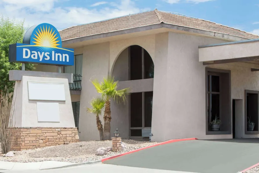 Days Inn by Wyndham Lake Havasu - Image 1