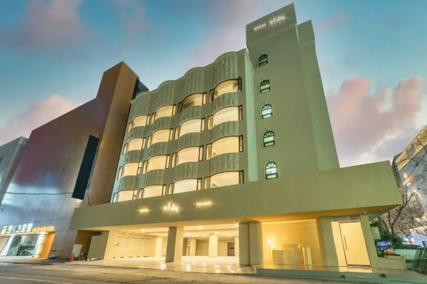 Anook Hotel Wolgot - Image 1
