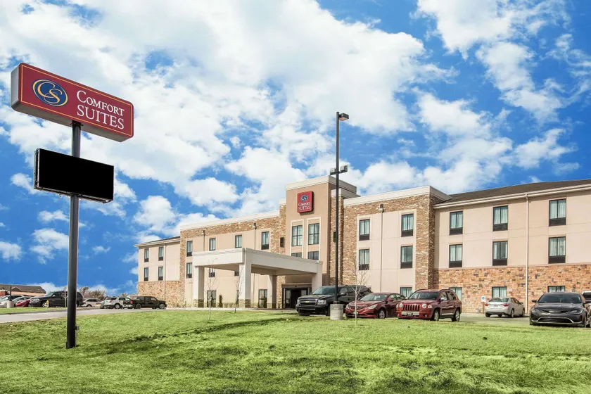 Comfort Suites Dodge City - Image 1