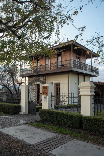 Club Tapiz - Image 1